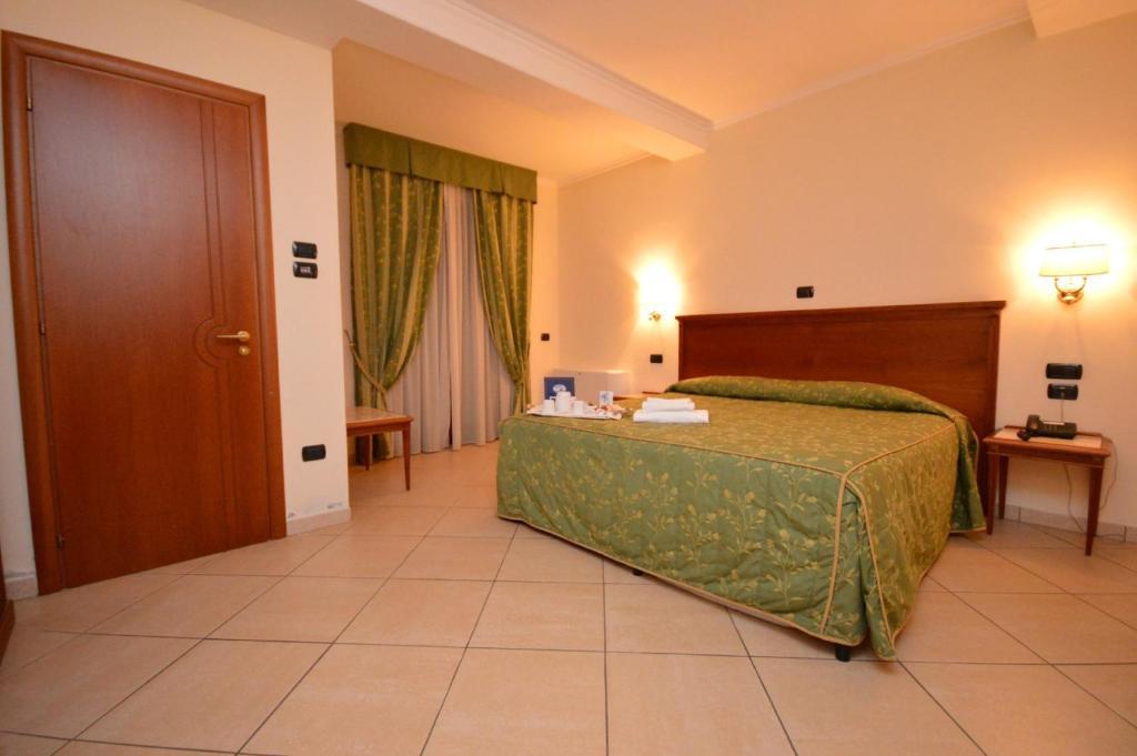 Hotel Residence Il Gabbiano Чиро-Марина Номер фото